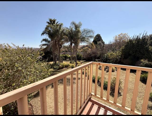 3 BEDROOM FREESTANDING FOR SALE IN SIGNAL HILL